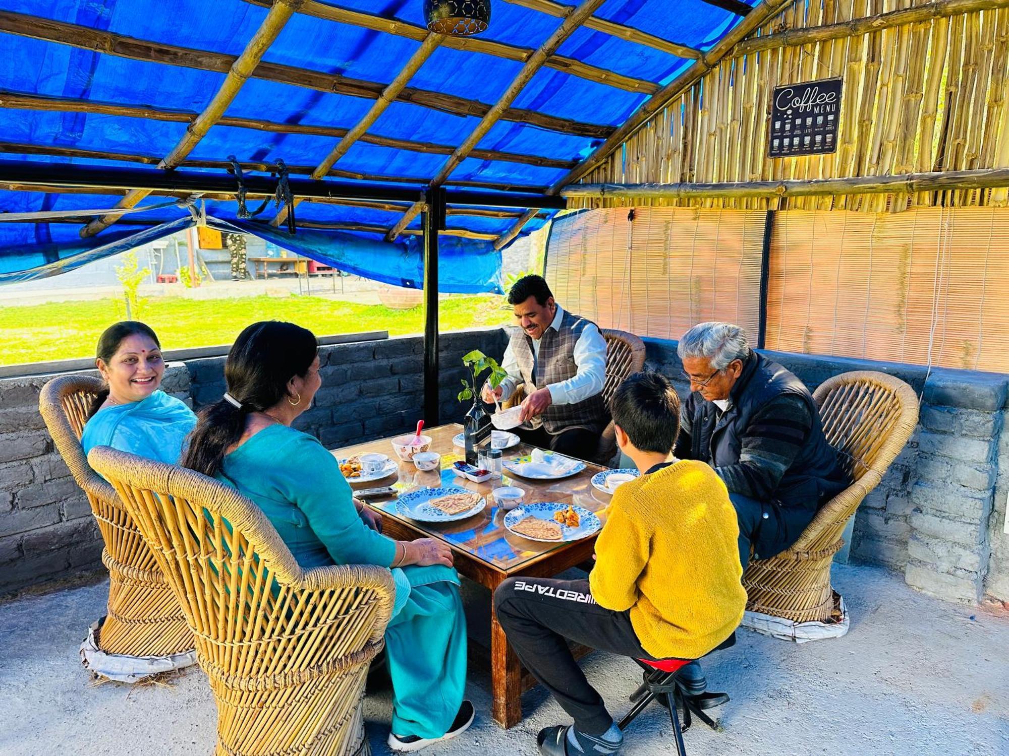 Albergue Dreamwoods A Travellers Farm Dharamshala Exterior foto
